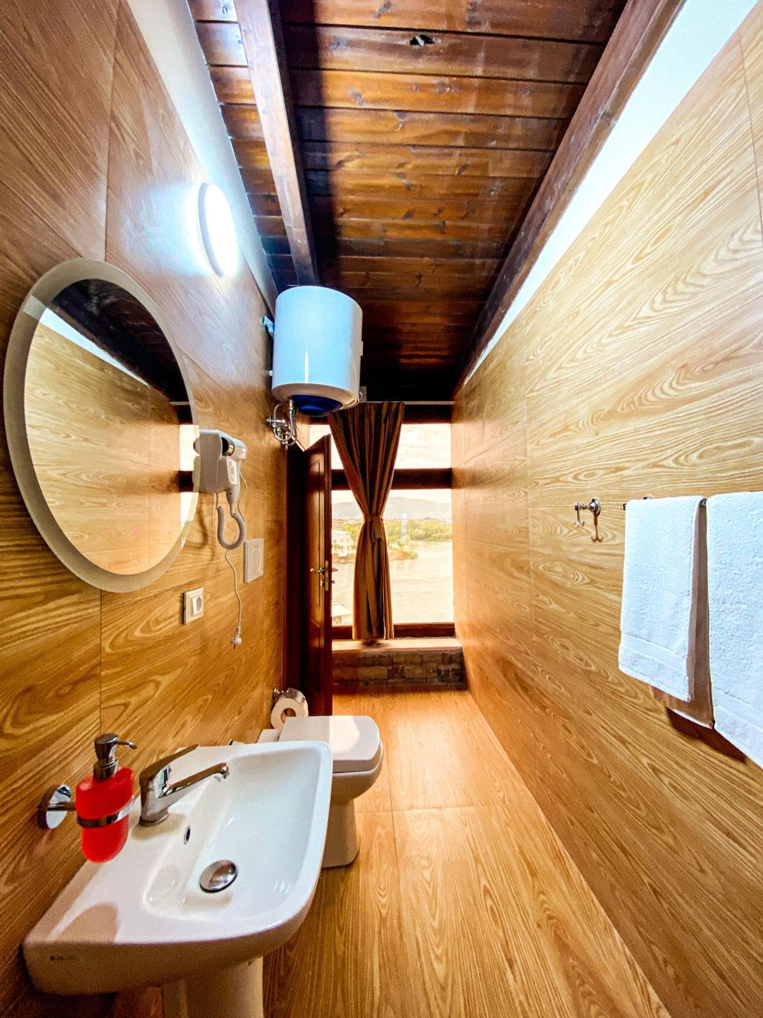 Hotel Iliria Canaj Bilik gambar