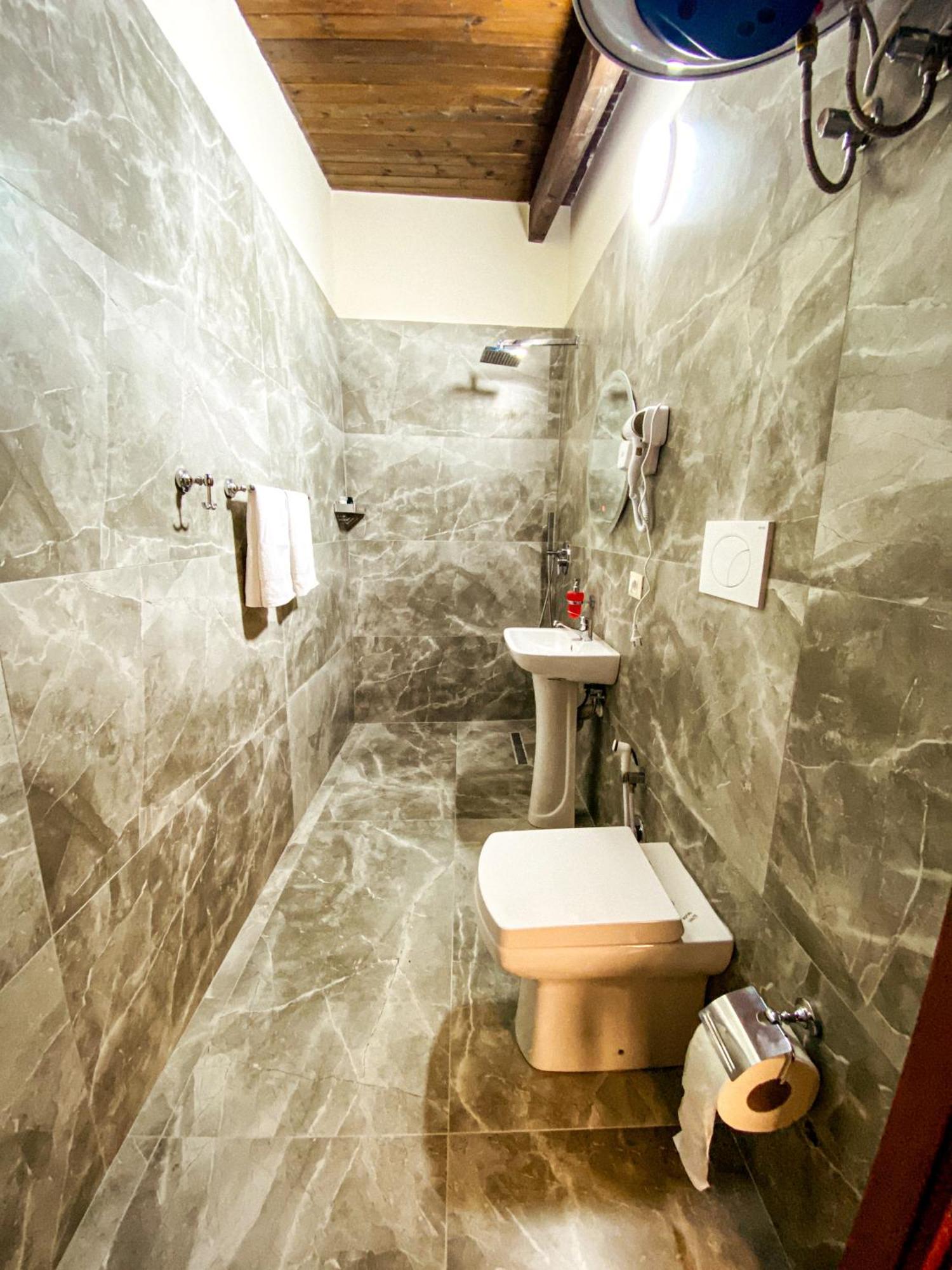 Hotel Iliria Canaj Bilik gambar