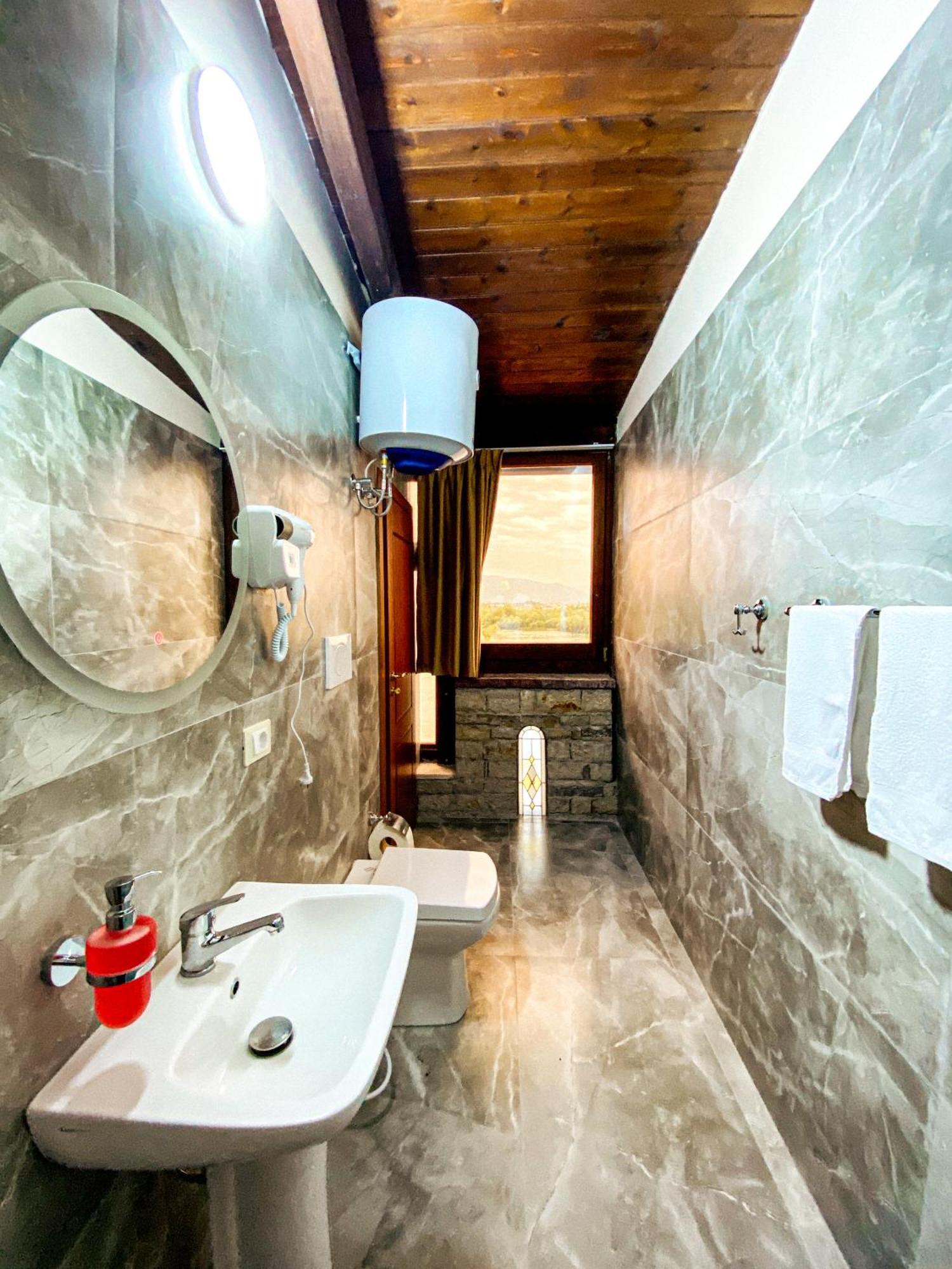 Hotel Iliria Canaj Bilik gambar