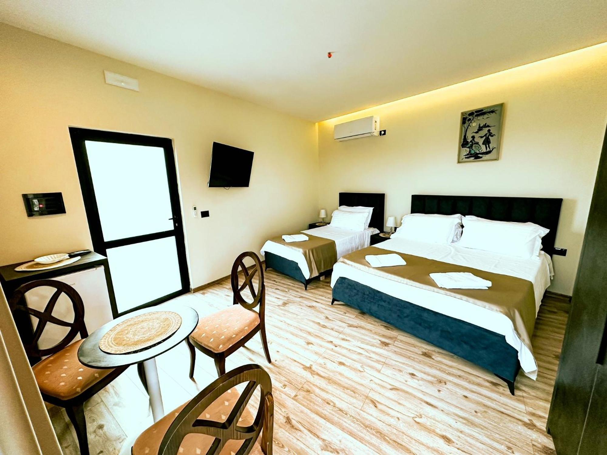 Hotel Iliria Canaj Luaran gambar